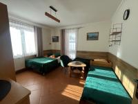 Vierbettzimmer mit Terrasse