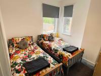 Modern, renovated 3 bed home near railway station - Chambres d’hôtes North Ferriby