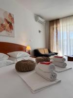 ''ROOM 6'' - breakfast included - Ferienwohnung