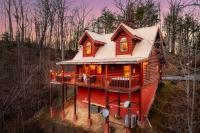 The Lookout - Log Cabin - Fireplace - FireTable - Hot Tub - PS5 - Bears - B&B Gatlinburg