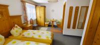 Apartment mit Balkon