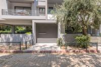Prestigious 3BR Apartment in Marousi by UPSTREET - Bed and Breakfast