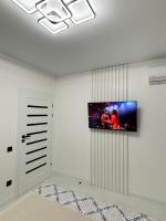 Двокімнатні апартаменти в жк ДрімТаун 2 поверх - Bed and Breakfast Loetsk