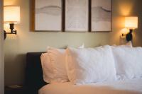Deluxe Queen Room - Chamomile