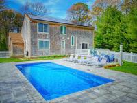 Overlook Poolside Getaway With Seasonal Pool - B&B Falmouth