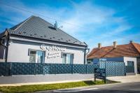 Apartmanovy dom - Grey House Topoľníky - B&B Topoľníky