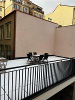 FREE PARKING apt with GRAND TERRACE - Chambres d’hôtes Prague