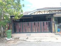 ALF HomeStay Balok Gebeng - Ferienwohnung Kampung Seberang Baluk