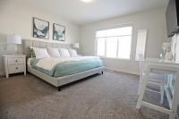 Stylish Home with AC 3 King Beds Garage Disney - B&B Edmonton