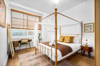 Charming Two-Bedroom Apartment with Balcony & Two Parking Spaces 9NC - B&B