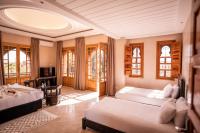 King Suite with Pool View