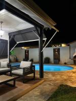 Villa spacieuse avec piscine à Saint-Pierre - B&B Saint-Pierre