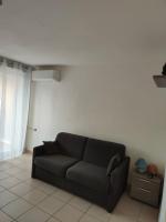 Studio avec piscine jardin - B&B Poussan