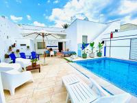 Casa Mondrian - Comfort e Design con Piscina Privata - B&B