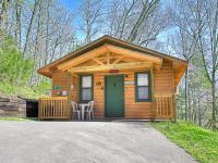 Affordable cabin-hot tub & near PF Parkway! - B&B