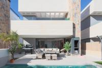 4 Bed Villa - Sleeps 8 - Pool - Garden - Parking - B&B Torre Pacheco
