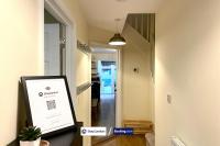 Five Bedroom House By StayComfort Short Lets & Serviced Accommodation Canterbury With Garden & Parking - B&B