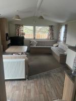 3 Bed Caravan - Sleeps 6 - Pets - 5 min to Beach - Bed and Breakfast Abergele