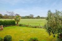 Country cottage in pretty village quay views - B&B Chichester