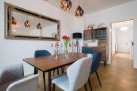 Modern Three-Bedroom Penthouse Apartment - Getreidemarkt 18, 1010 Vienna