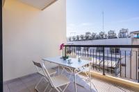 Glade - 1 Bedroom Apt W Balcony in Larnaca - Bed and Breakfast Larnaca