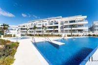 Luxury 2 Bedroom Apartment, Pools, Sauna, Gym & More - B&B