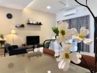 New Island Luxe Retreat Vacation Home 14pax Nearby Gurney - Chambres d'hôtes Tanjung Bungah