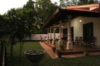 Coastal Grove Lodge - B&B Hikkaduwa