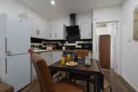Stylish Apartment In City Centre - Walk Everywhere - B&B