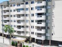 2 quartos Resid Lubke a 600 mts da Vila Germânica - Wi fi de 500 M - Sacada com churrasqueira - 500m do Parque Ramiro - 700m de grandes supermercados - Indicado para famílias, turismo, trabalho e crianças - B&B