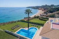 Villa Casa Amendoeiras by LovelyStay - Bed and Breakfast Albufeira