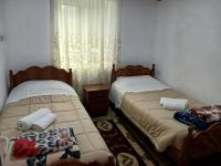 Standard Twin Room with Mountain View