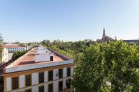 By Plaza de España overlooking Parque María Luisa - B&B