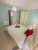 Modern & Cosy 3 Bedroom Inverkeithing home- Ideal for Edinburgh Dunfermline & St Andrews with Free Parking - Chambres d'hôtes Inverkeithing
