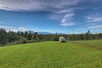 Mountain-View Deck Secluded Cabin in Palmer - B&B