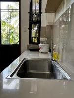 Budget AC WI-FI Natl Road Ligao City Rm306 - Chambres d'hôtes Ligao