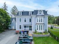 2-Bedroom Apartment, Historic Carriage House - B&B