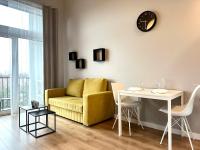 Zarembowicza Apt 37 - Self Check-In 20h - Parking &Lift - Chambres d’hôtes Wrocław