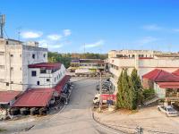 Yong Peng homestay 永平民宿- 3 Bedroom Shoplot converted BnB at level 1 &2, for business travellers, Street Parking, WIFI, 1 min to KFC & MCD - Bed and Breakfast Yong Peng