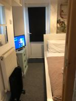 Single access en suite room - B&B Cardiff
