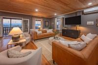 Historic Riverview Inn Suite Ten - Bed and Breakfast