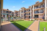 205 South Pacific Apartment - pool and aircon - B&B Port Macquarie