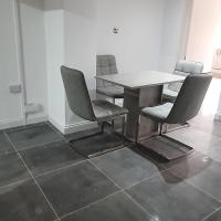 6 Bedroom Bungalow in Upminster - B&B Puddle Dock