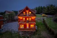 Rustic Mountain Retreat by Ghosal Luxury Lodging - B&B Pigeon Forge