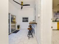 Wrigleyville Gem with Hidden Bar & Vintage Charm - B&B