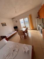 Appartamento con 1 Camera da Letto, Balcone e Vista Mare