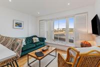 Midnight - Spectacular Sea and Harbour Views - B&B