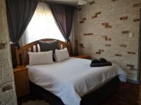 DosM Self Catering Apartment - B&B