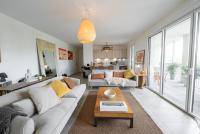 Spacious bright contemporary apartment - Chambres d’hôtes