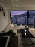 1 bedroom apartment with seaview 5 minute walk to city centre! - Chambres d'hôtes Tromsø